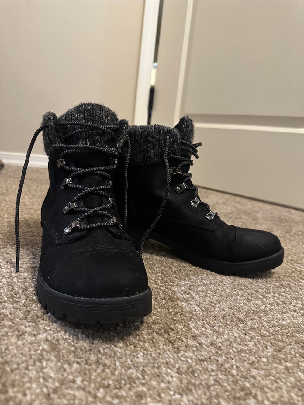 Universal Thread Black Lace-Up Winter Boots with Knit Cuff